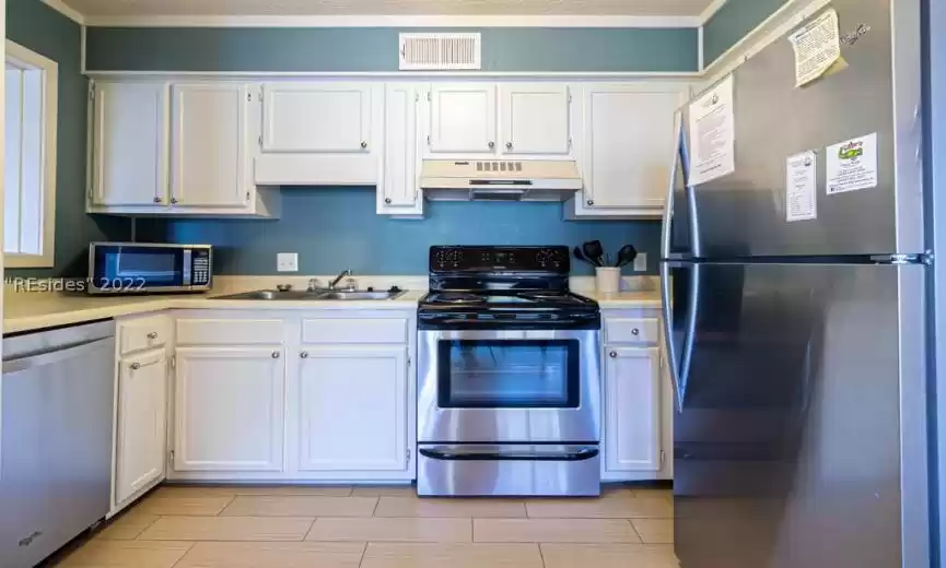 Kitchen with newer appliances