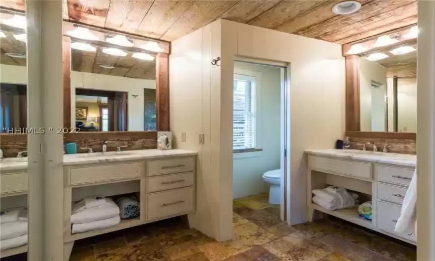 Hilton Head Island, South Carolina 29928, 6 Bedrooms Bedrooms, ,5 BathroomsBathrooms,Residential,For Sale,425738