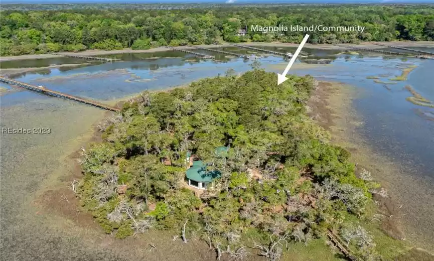 Magnolia Island with Cooking Gazebo, Screened pavilion and Dock/Amenity