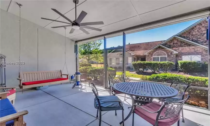 Enjoy the large screened lanai ... the perfect place for entertaining or enjoying those perfect weather low country days.