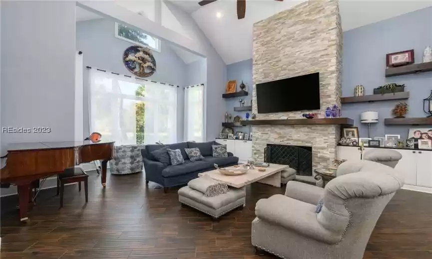 Bluffton, South Carolina 29910, 4 Bedrooms Bedrooms, ,5 BathroomsBathrooms,Residential,For Sale,439337