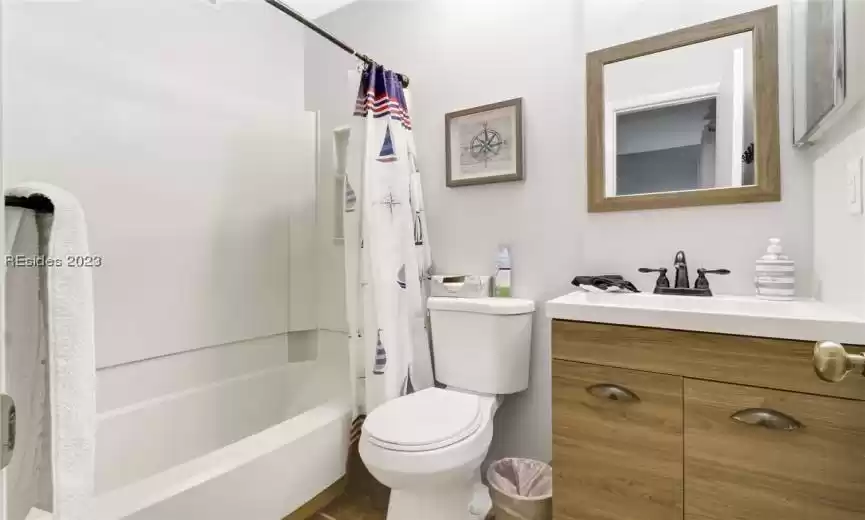 bathroom 1 in owners suite