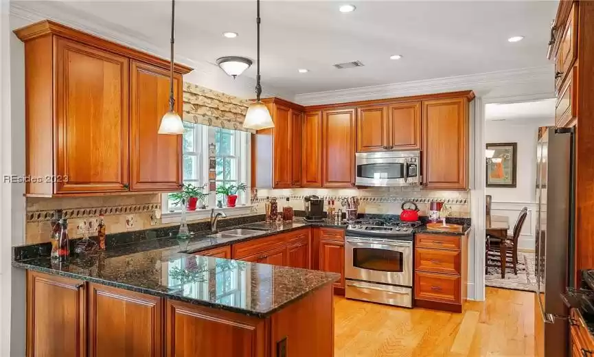 Beaufort, South Carolina 29907, 5 Bedrooms Bedrooms, ,5 BathroomsBathrooms,Residential,For Sale,440116