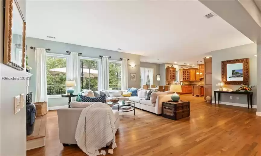 Hilton Head Island, South Carolina 29926, 4 Bedrooms Bedrooms, ,3 BathroomsBathrooms,Residential,For Sale,440202