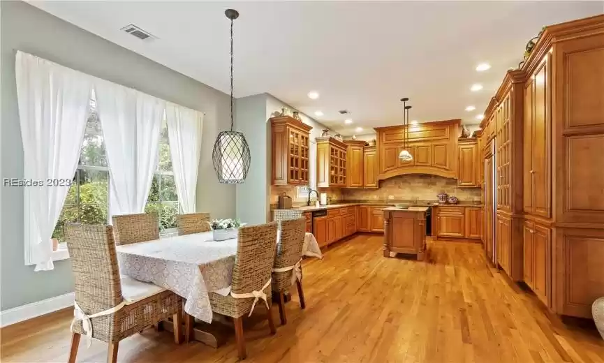 Hilton Head Island, South Carolina 29926, 4 Bedrooms Bedrooms, ,3 BathroomsBathrooms,Residential,For Sale,440202