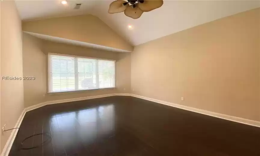 Master Bedroom Suite with Bay Window