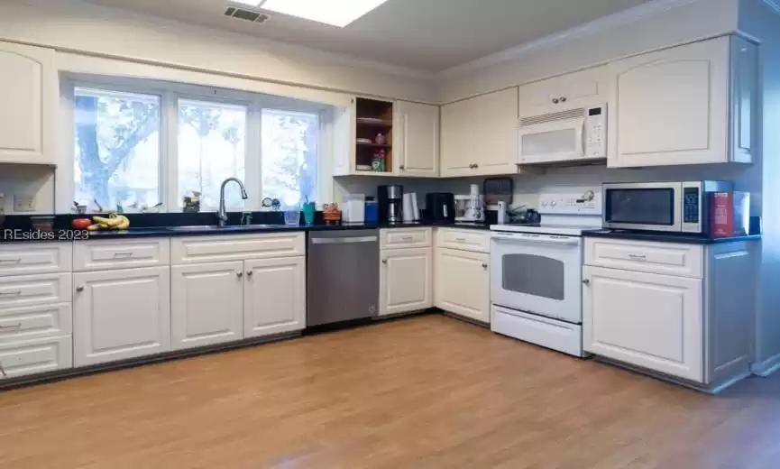 Hilton Head Island, South Carolina 29926, 3 Bedrooms Bedrooms, ,3 BathroomsBathrooms,Residential,For Sale,440647