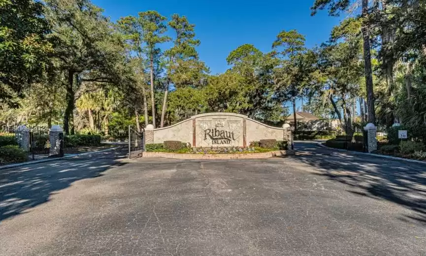 Hilton Head Island, South Carolina 29926, 5 Bedrooms Bedrooms, ,5 BathroomsBathrooms,Residential,For Sale,441650