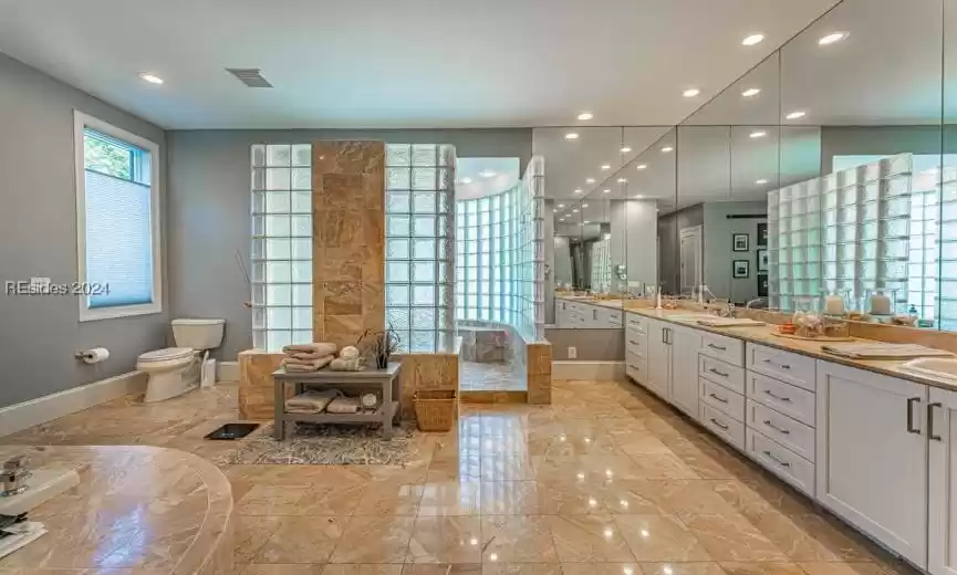 Hilton Head Island, South Carolina 29926, 5 Bedrooms Bedrooms, ,5 BathroomsBathrooms,Residential,For Sale,441650