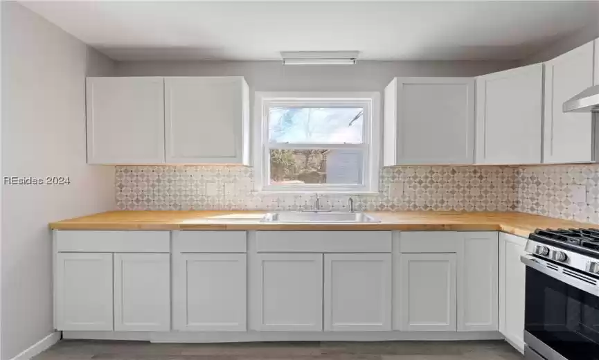 Beaufort, South Carolina 29902, 3 Bedrooms Bedrooms, ,1 BathroomBathrooms,Residential,For Sale,441762
