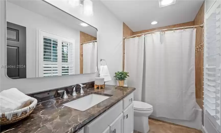 Hilton Head Island, South Carolina 29928, 5 Bedrooms Bedrooms, ,5 BathroomsBathrooms,Residential,For Sale,441822