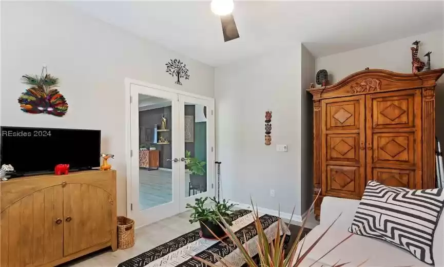 Den/Flex Space