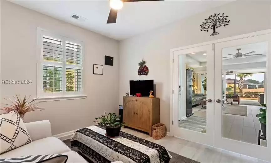 Den/Flex Space