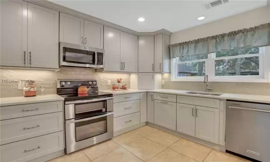 Bluffton, South Carolina 29910, 4 Bedrooms Bedrooms, ,2 BathroomsBathrooms,Residential,For Sale,441912