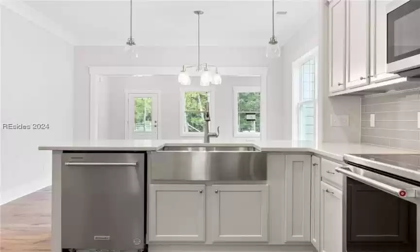 Beaufort, South Carolina 29907, 4 Bedrooms Bedrooms, ,3 BathroomsBathrooms,Residential,For Sale,441957