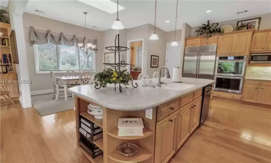Large eat-in kitchen