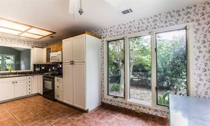 Saint Helena Island, South Carolina 29920, 4 Bedrooms Bedrooms, ,3 BathroomsBathrooms,Residential,For Sale,441755