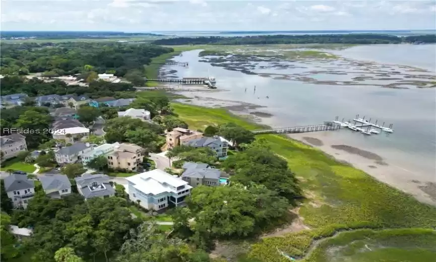 Hilton Head Island, South Carolina 29926, 5 Bedrooms Bedrooms, ,3 BathroomsBathrooms,Residential,For Sale,441829