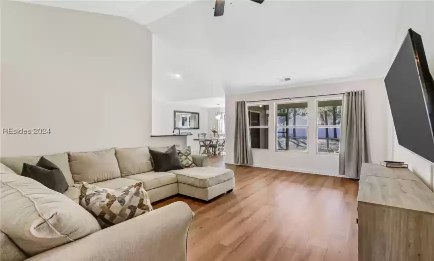 Beaufort, South Carolina 29907, 4 Bedrooms Bedrooms, ,2 BathroomsBathrooms,Residential,For Sale,441954