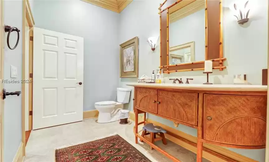 Foyer Full Bath