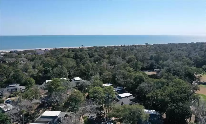 4/10 mile to beach!
