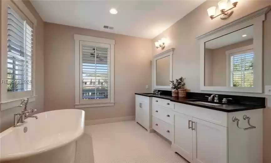 Bluffton, South Carolina 29910, 5 Bedrooms Bedrooms, ,5 BathroomsBathrooms,Residential,For Sale,441932