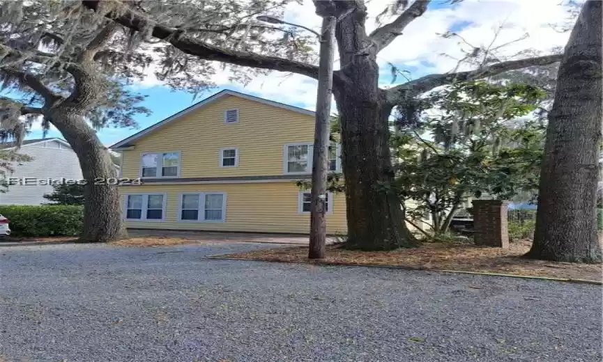 Beaufort, South Carolina 29902, 3 Bedrooms Bedrooms, ,2 BathroomsBathrooms,Residential,For Sale,442317