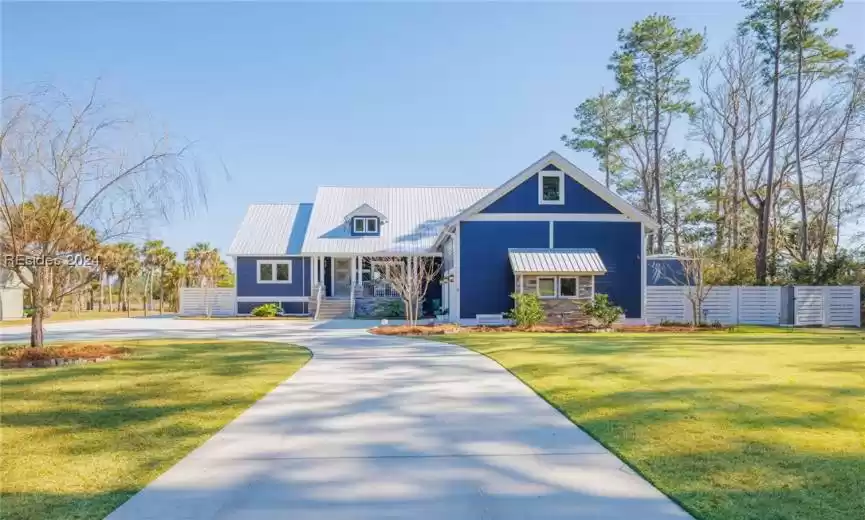 Front entrance with large circular driveway.  Lots of parking!