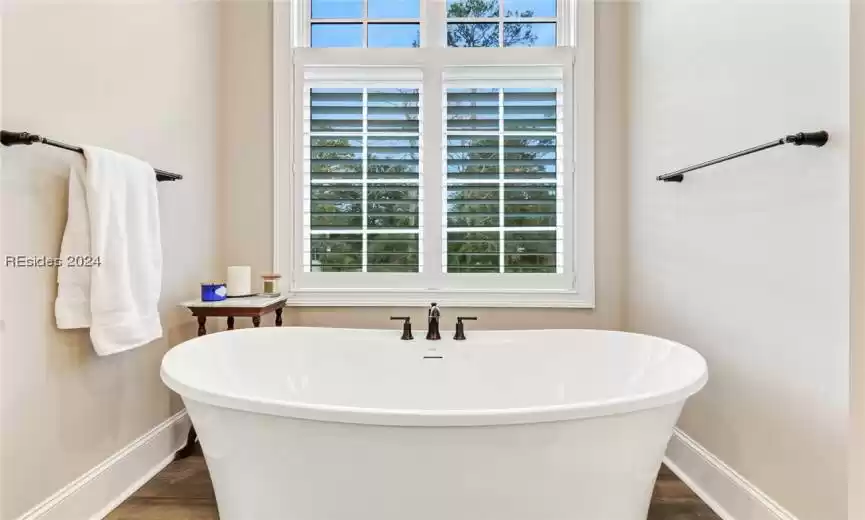 Hilton Head Island, South Carolina 29928, 4 Bedrooms Bedrooms, ,5 BathroomsBathrooms,Residential,For Sale,442364