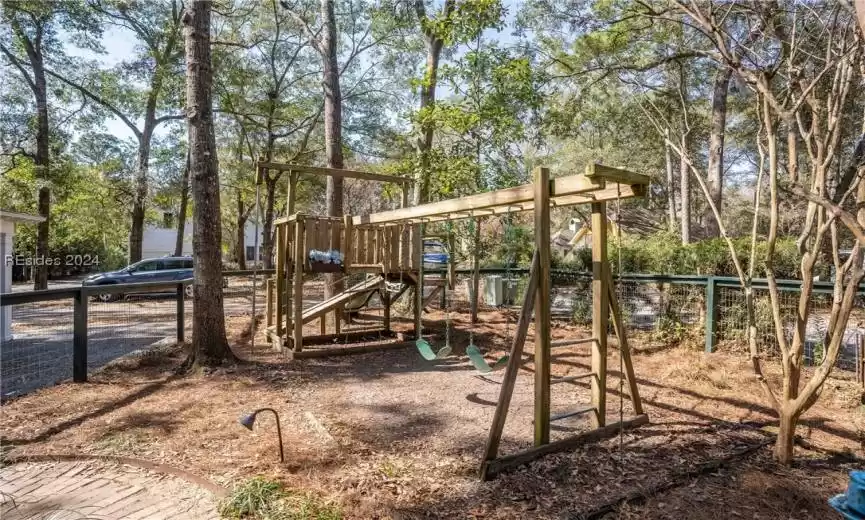 Beaufort, South Carolina 29907, 4 Bedrooms Bedrooms, ,3 BathroomsBathrooms,Residential,For Sale,442363