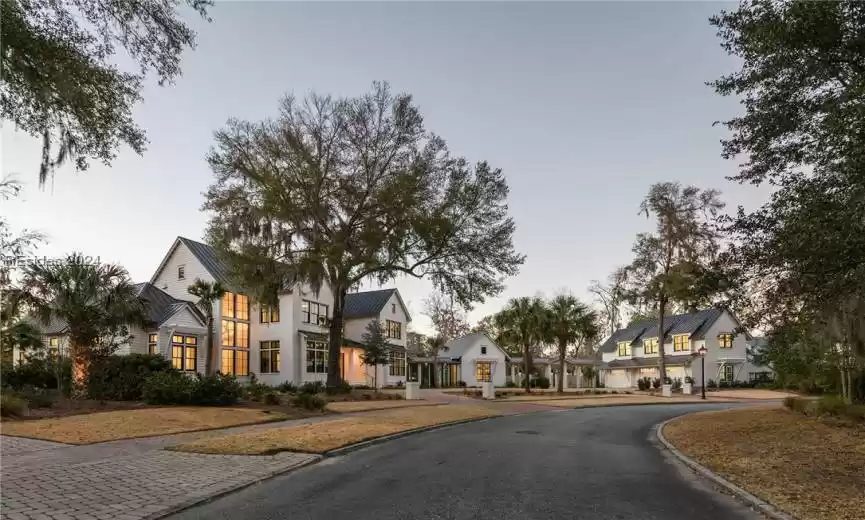 Bluffton, South Carolina 29910, 6 Bedrooms Bedrooms, ,6 BathroomsBathrooms,Residential,For Sale,441882