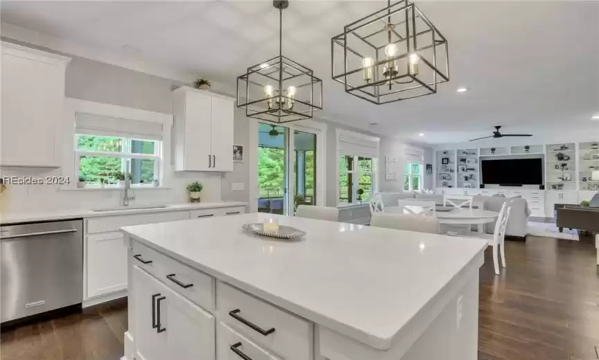 Bluffton, South Carolina 29910, 5 Bedrooms Bedrooms, ,4 BathroomsBathrooms,Residential,For Sale,442206