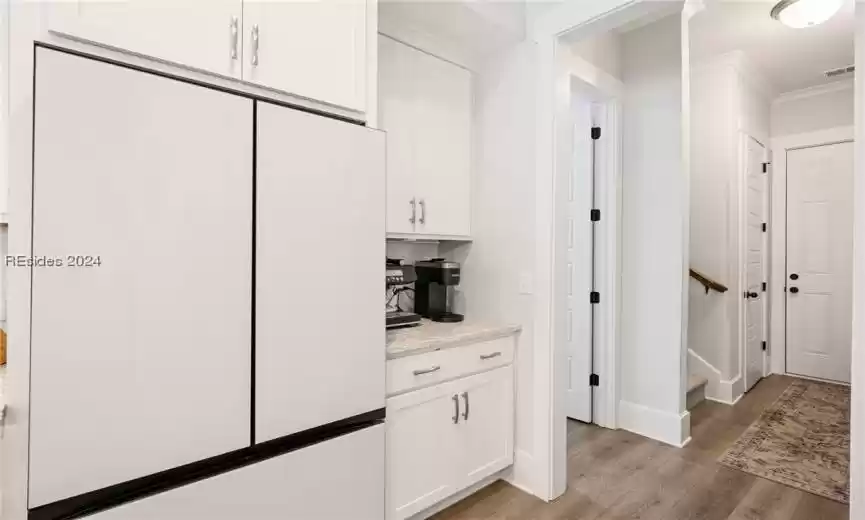 This Samsung refrigerator does not convey