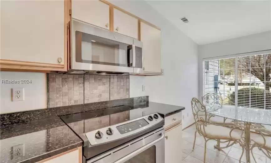 Bluffton, South Carolina 29909, 2 Bedrooms Bedrooms, ,2 BathroomsBathrooms,Residential,For Sale,442480