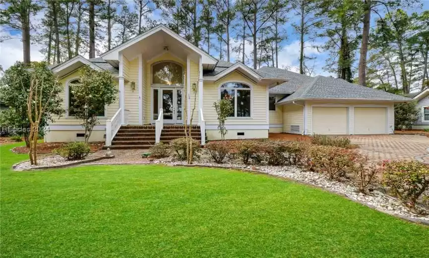 Lovely home in the Dataw Island Gated community!