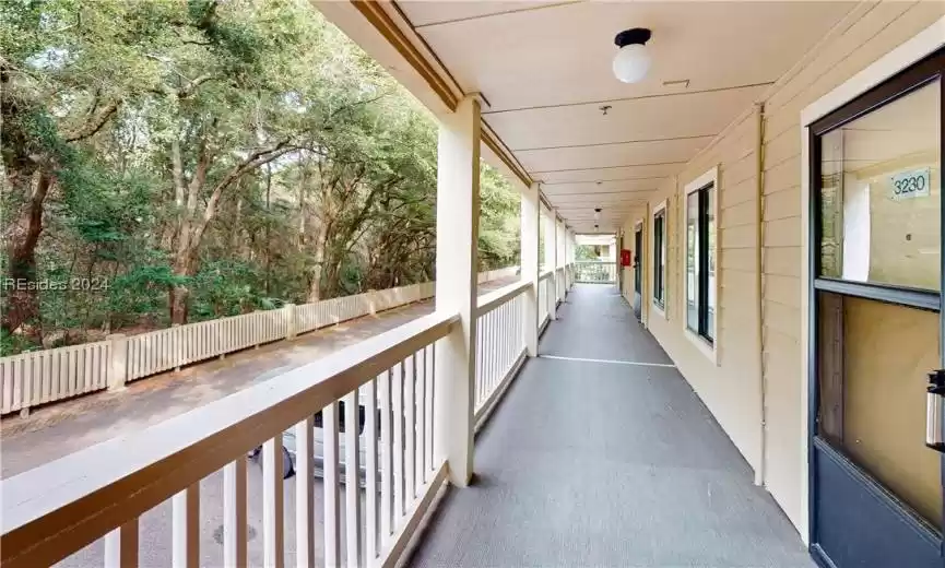 Front Balcony - Walkway