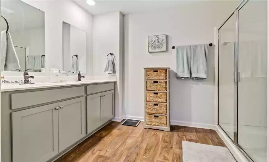 Bluffton, South Carolina 29909, 5 Bedrooms Bedrooms, ,3 BathroomsBathrooms,Residential,For Sale,442055