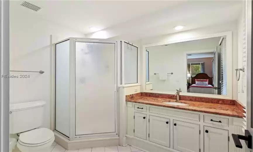 En-suite bath