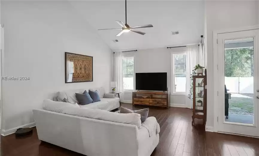 Beaufort, South Carolina 29907, 4 Bedrooms Bedrooms, ,3 BathroomsBathrooms,Residential,For Sale,441899