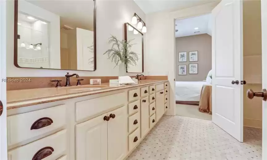 Bluffton, South Carolina 29909, 5 Bedrooms Bedrooms, ,4 BathroomsBathrooms,Residential,For Sale,442540