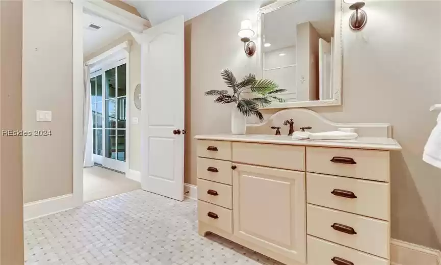 Bluffton, South Carolina 29909, 5 Bedrooms Bedrooms, ,4 BathroomsBathrooms,Residential,For Sale,442540