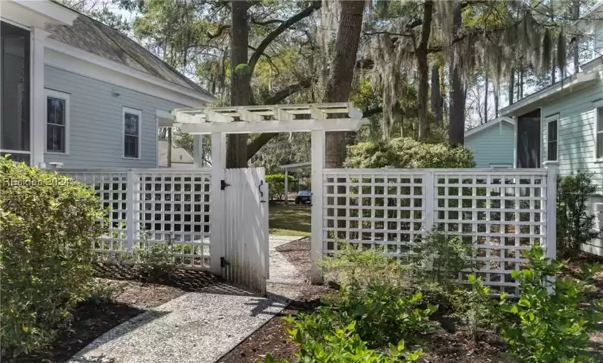 Beaufort, South Carolina 29906, 4 Bedrooms Bedrooms, ,3 BathroomsBathrooms,Residential,For Sale,442522