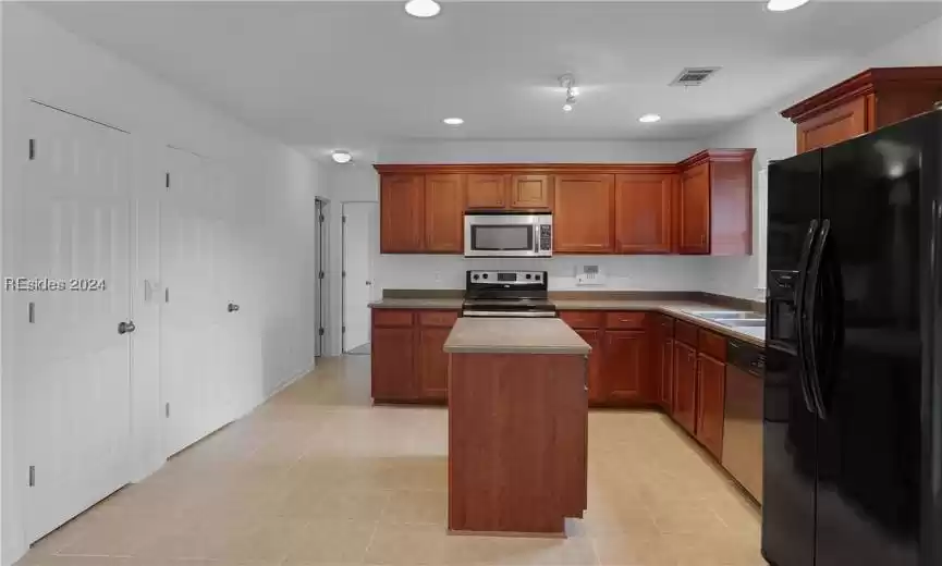 Beaufort, South Carolina 29906, 4 Bedrooms Bedrooms, ,2 BathroomsBathrooms,Residential,For Sale,442590