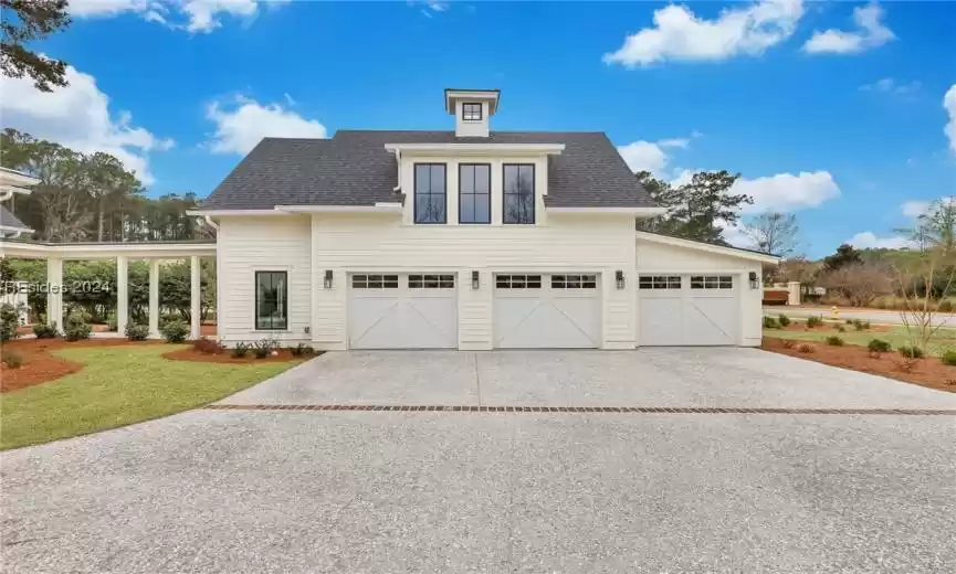 Bluffton, South Carolina 29910, 5 Bedrooms Bedrooms, ,5 BathroomsBathrooms,Residential,For Sale,442429