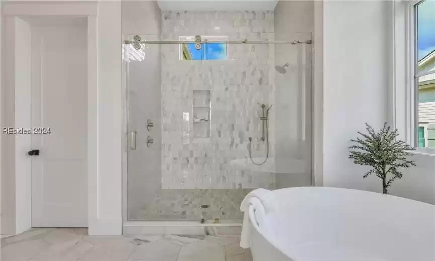 Bluffton, South Carolina 29910, 5 Bedrooms Bedrooms, ,5 BathroomsBathrooms,Residential,For Sale,442429