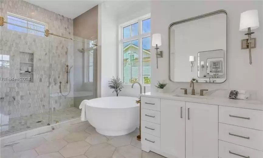 Bluffton, South Carolina 29910, 5 Bedrooms Bedrooms, ,5 BathroomsBathrooms,Residential,For Sale,442429