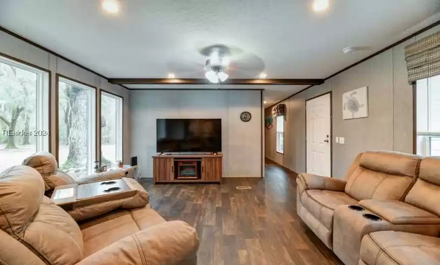 Saint Helena Island, South Carolina 29920, 3 Bedrooms Bedrooms, ,2 BathroomsBathrooms,Residential,For Sale,442546