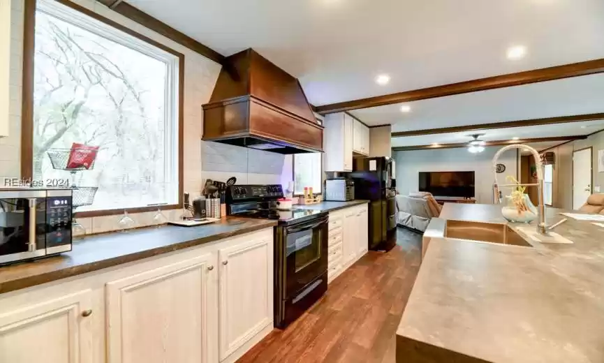 Saint Helena Island, South Carolina 29920, 3 Bedrooms Bedrooms, ,2 BathroomsBathrooms,Residential,For Sale,442546
