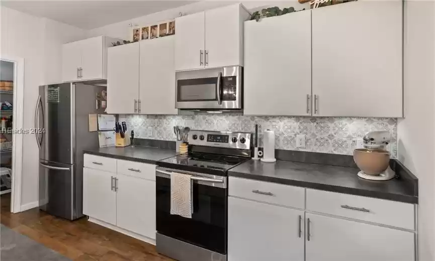 Beaufort, South Carolina 29907, 4 Bedrooms Bedrooms, ,2 BathroomsBathrooms,Residential,For Sale,442666