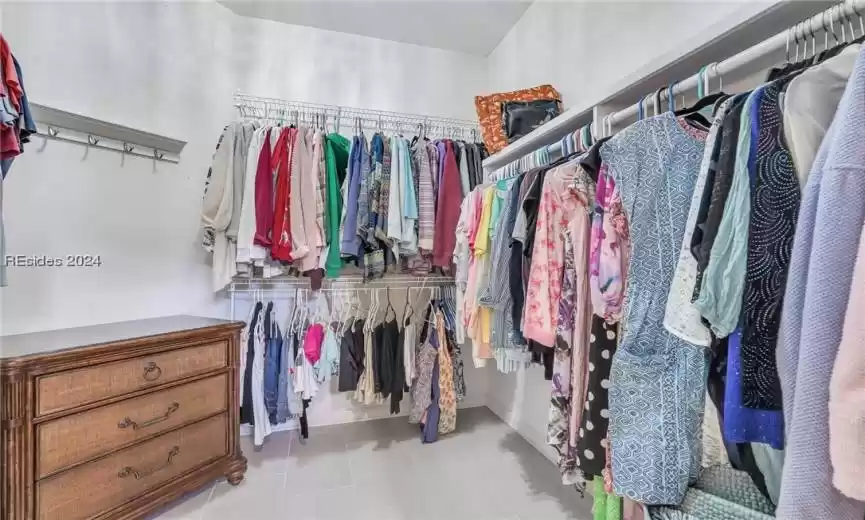 Walk-in closet
